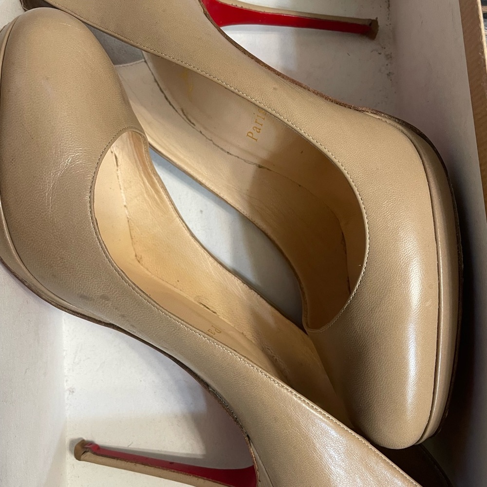 Christian Louboutin Shoes EU 40.5